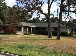 4213 Maywood Dr, Bryan, TX 77801