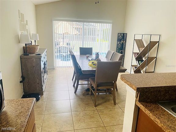 4th image of 2703 Willow Glen Cir