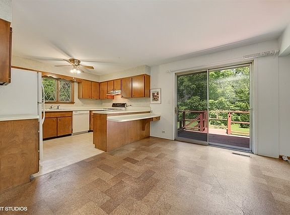 4th image of 1304 W 53rd Pl