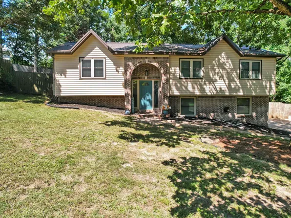 207 Annetta Cir, Trussville, AL 35173