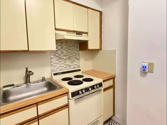 3rd image of 130 Bay Ridge Pkwy APT 6