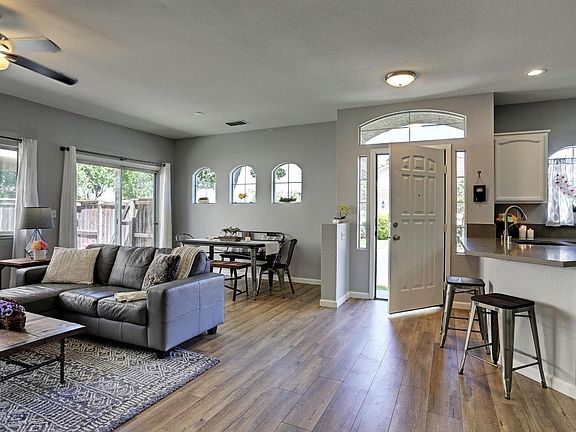 4th image of 643 Carstairs Ct