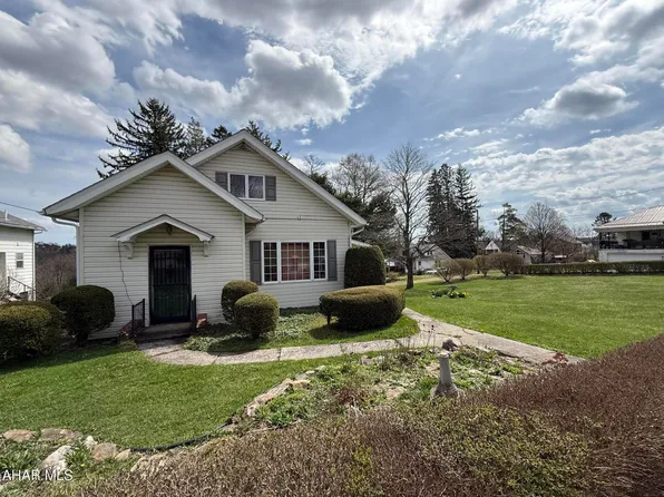 608 Margaret St, Ebensburg, PA 15931