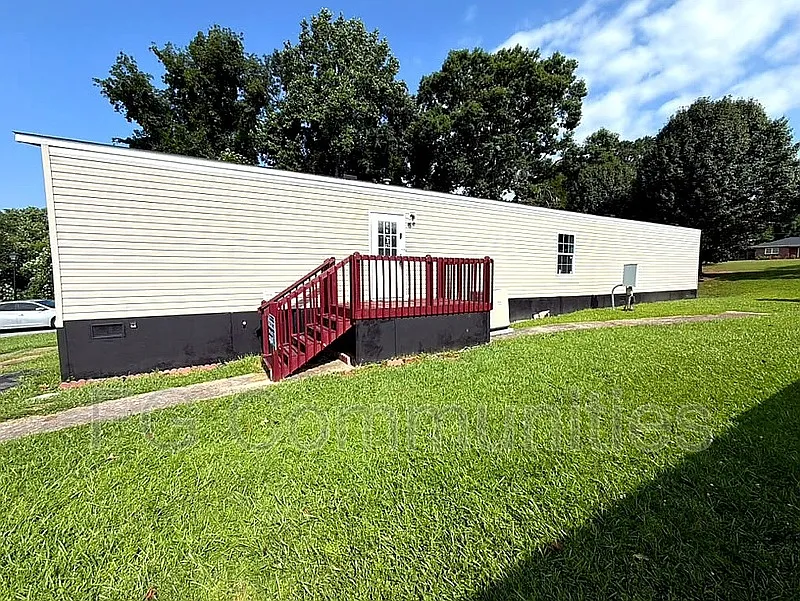 3 bed, 2.0 bath, $1,545 — Photo 3