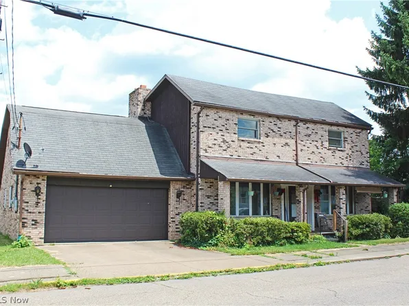 2008 Charles St, Wellsburg, WV 26070