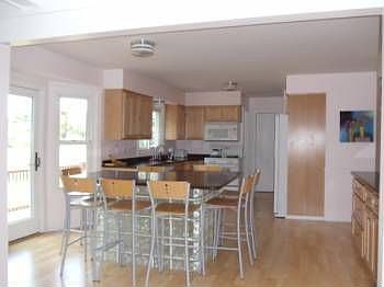 4th image of 5631 Skyway NE