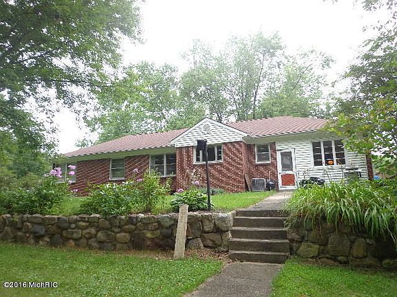 3rd image of 349 Lynn Ave
