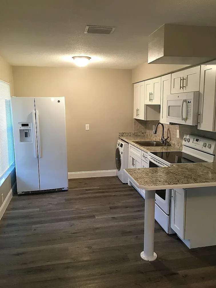 2 bed, 650 sqft, $1,500 — Photo 1
