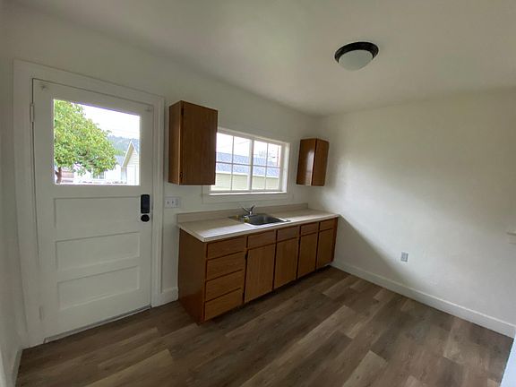 5th image of 1124 N Baxter St #1124 & 112