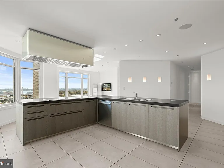100 Harborview Dr #1901 — Photo 22