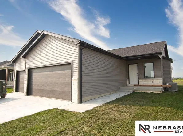 750 W Avondale Ct, Lincoln, NE 68523