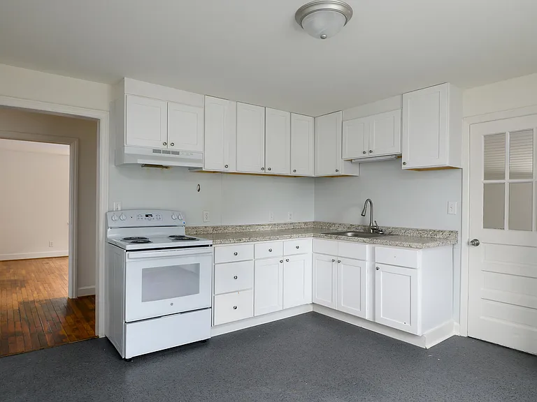 5225 Summit Dr — Photo 7