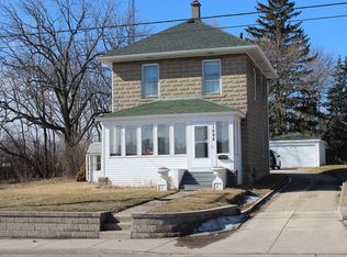 1098 Main St, Antioch, IL