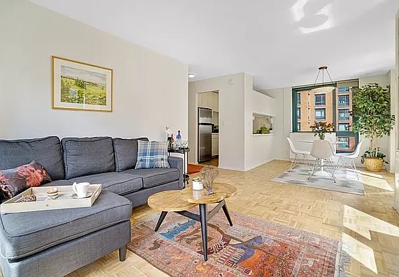 3rd image of 1 Irving Pl APT U11f