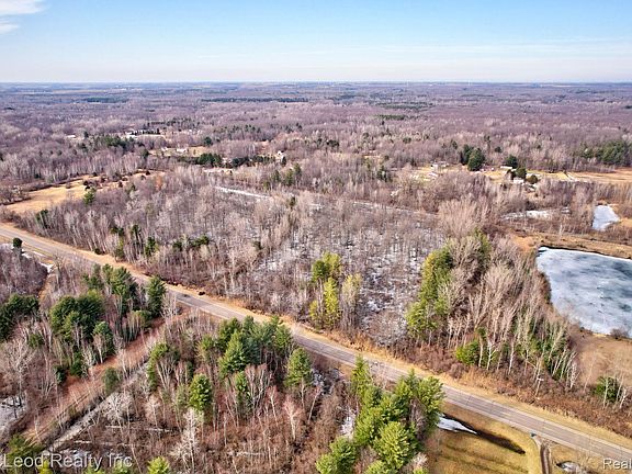 5th image of 4900 W Saginaw Rd