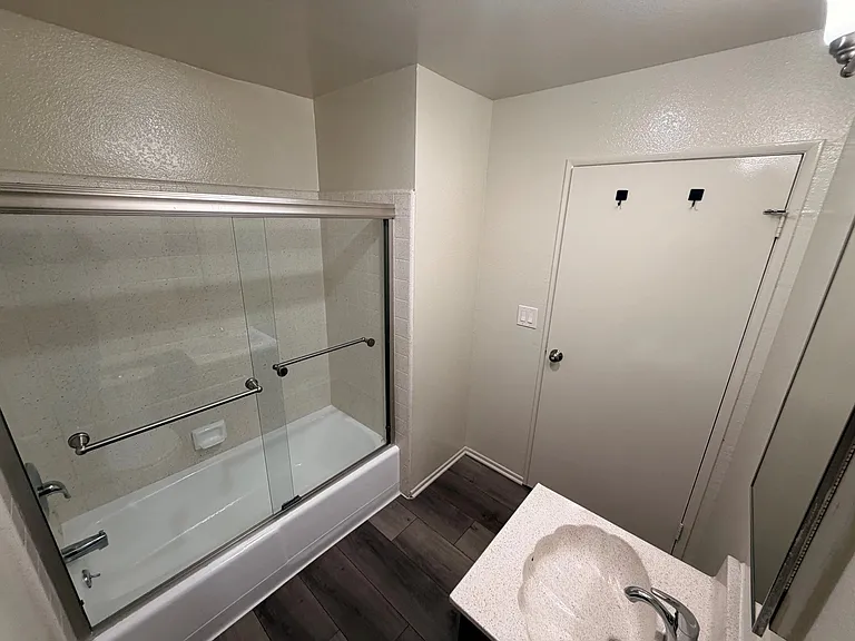 11215 Camarillo St #106 — Photo 13