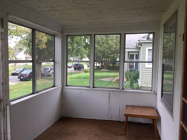 510 E Victoria St photo 1