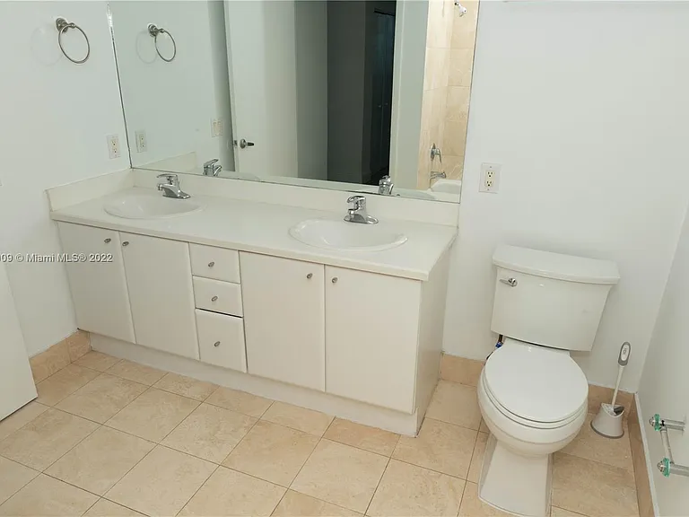 2475 Brickell Ave #709 — Photo 7