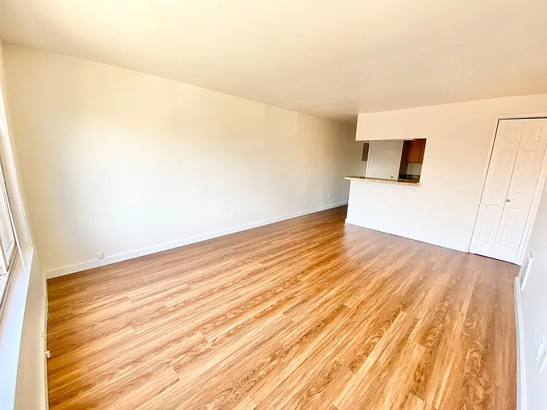 Summit Apartments — Photo 22