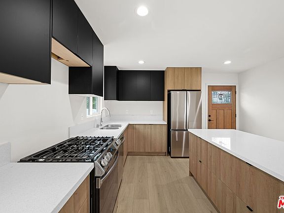 4th image of 3807-102 W Heffron Dr
