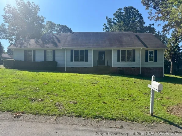 7495 Elkhorn Dr, Fayetteville, NC 28314