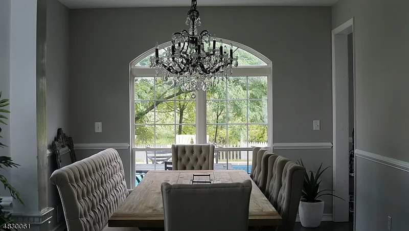 3 bed, 2.5 bath, 2200 sqft, $4,495 — Photo 3