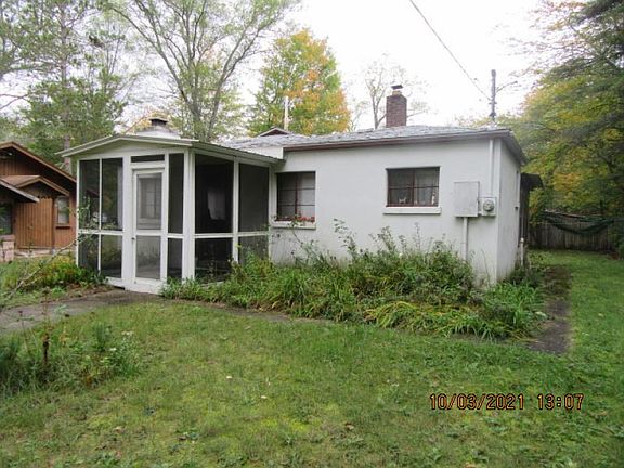 3rd image of 1624 N Jewell Dr