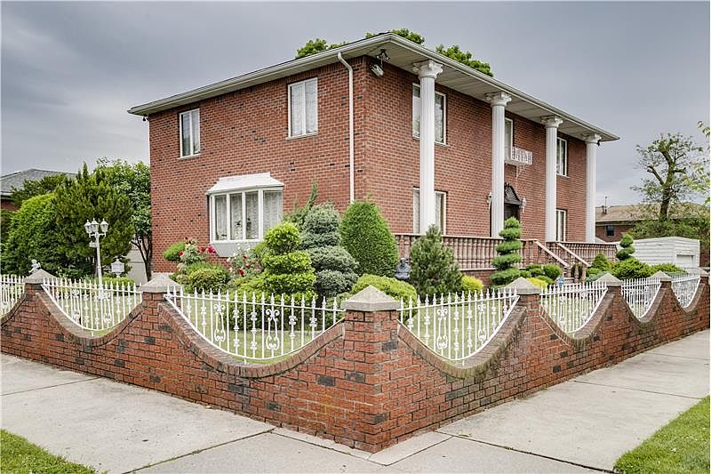 25-04 154 st, North Flushing