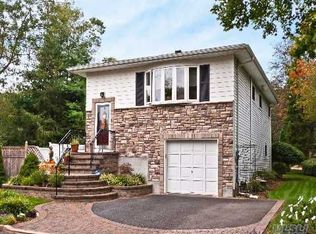 1 Fielding Ave, Dix Hills, NY 11746