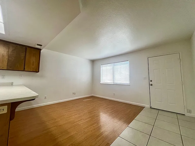 144 Duranta St #B — Photo 3