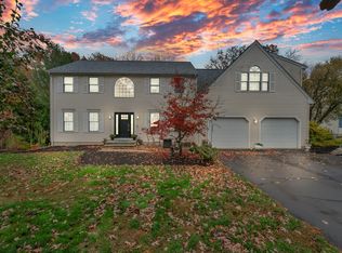 12 Roxbury Ln, Wallingford, CT 06492