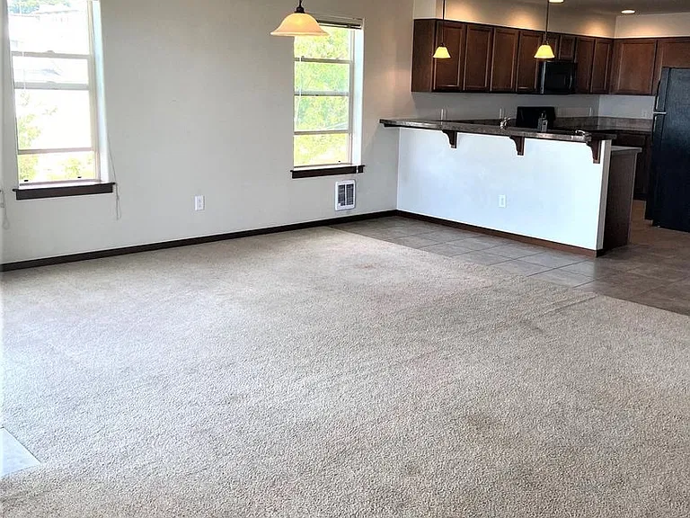 306 Pine St — Photo 4