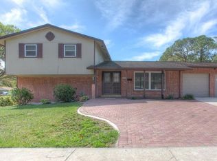 8002 W Pocahontas Ave, Tampa, FL 33615