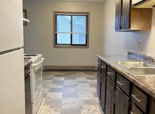 607 2nd St SW APT 201, Jamestown, ND 58401