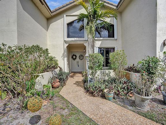4th image of 3211 NW 121st Ln