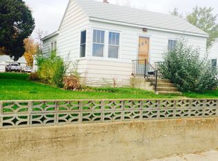 717 6th Ave W, Williston, ND 58801