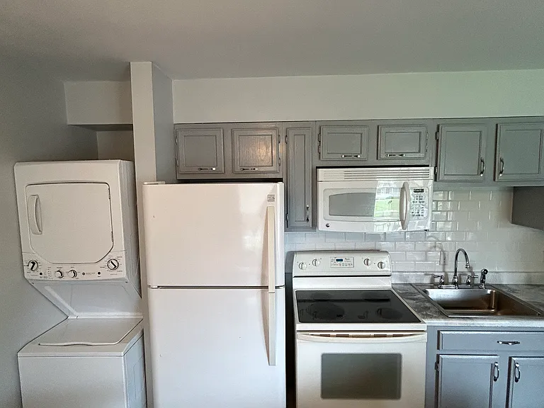 28 Fall Creek Dr #1 — Photo 2