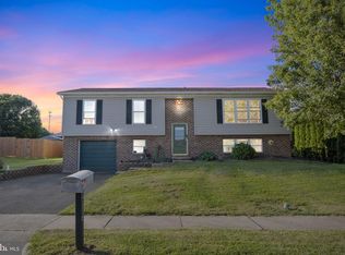 285 E Beaver St, Hallam, PA 17406