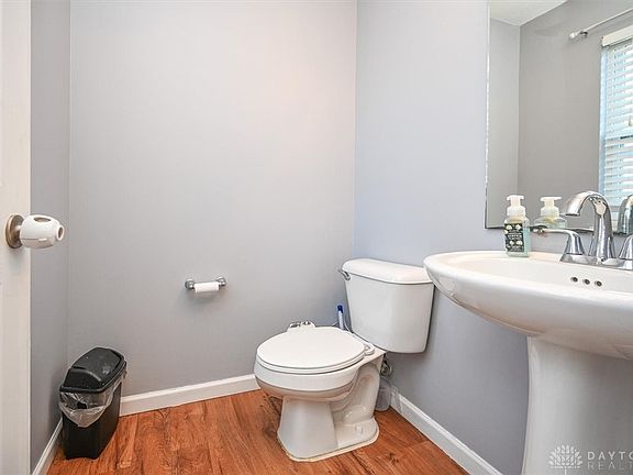 4th image of 204 Governors Ave