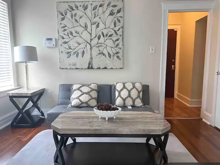 6136 Delmar Blvd #4 — Photo 1