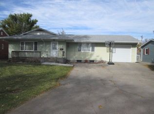 518 W 7th St, Julesburg, CO 80737