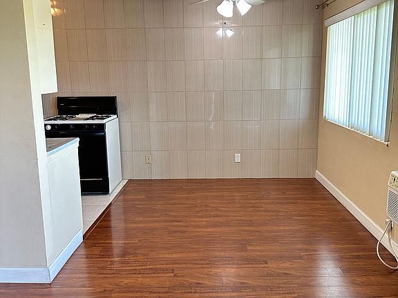 5th image of 918 E Acacia Avenue # Fl 2nd