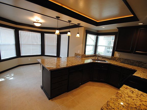 3rd image of 1701 Pebblewood Dr