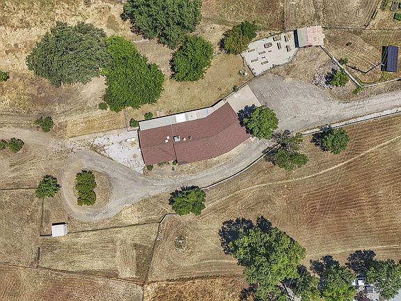 3rd image of 23634 Millville Way