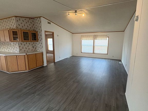 2nd image of 123 Silver Maple Dr