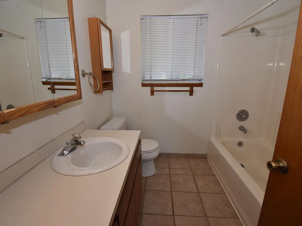 Main bathroom