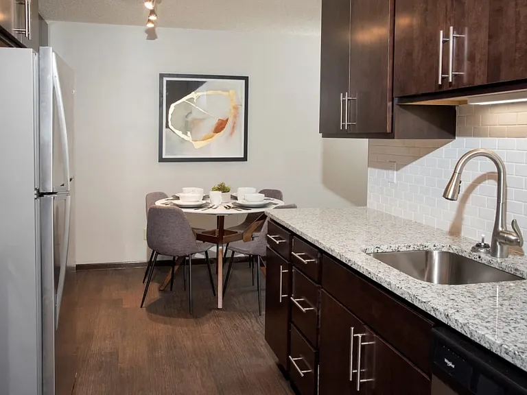 Aspenwoods Apartments — Photo 3