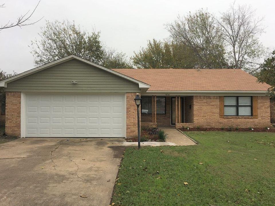 1st image of 1850 Oak Hill Cir