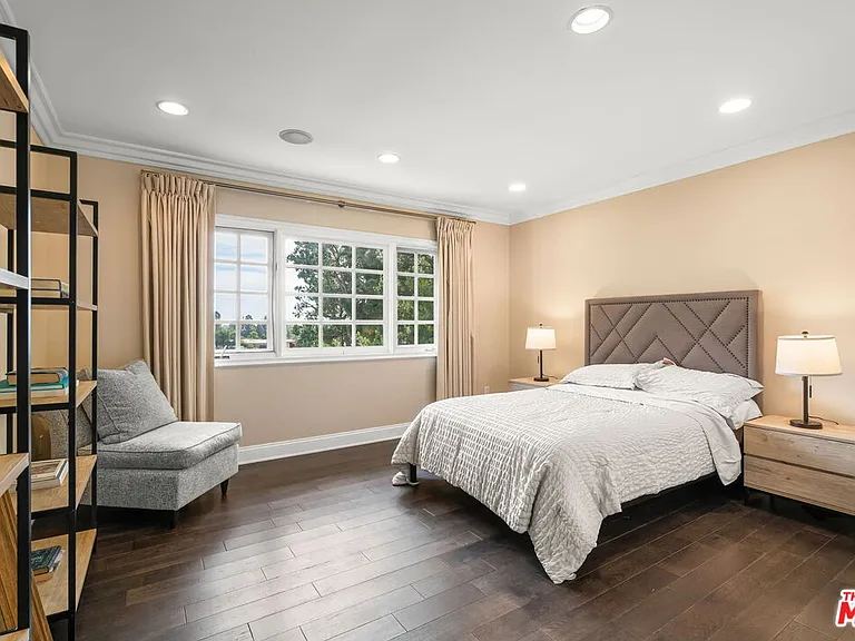 9023 Alto Cedro Dr — Photo 48
