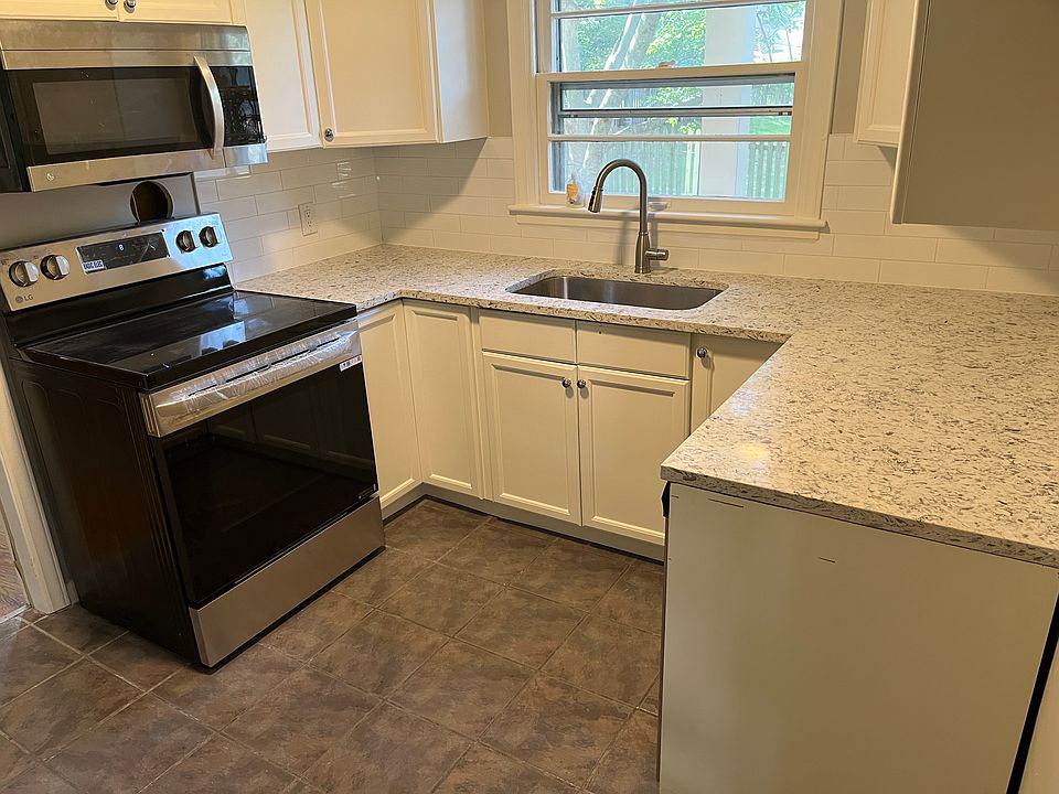 1st image of 1211 Meadow Lake Ter